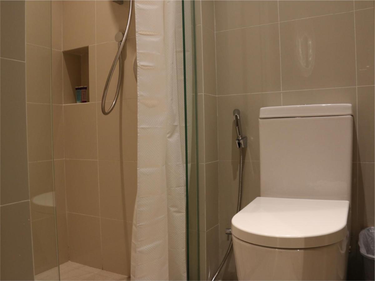 Aqueen Prestige Hotel Jalan Besar Singapore Exterior photo